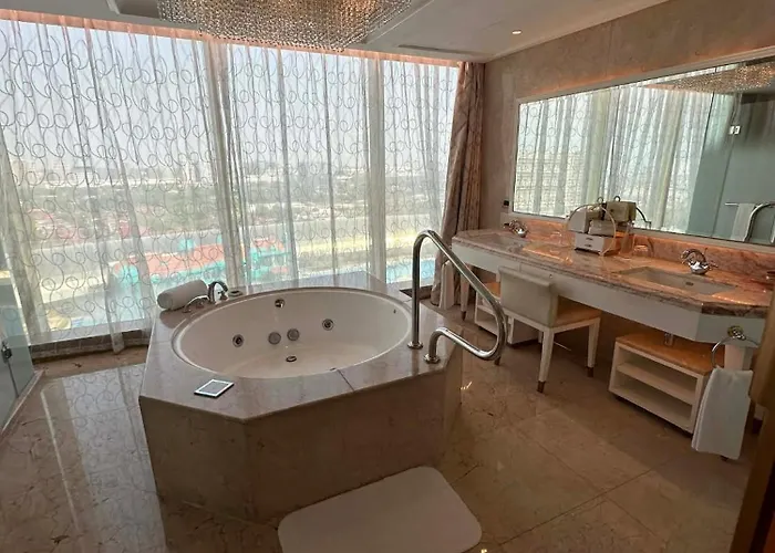 Отель Pearl Deluxe King Okada 5*